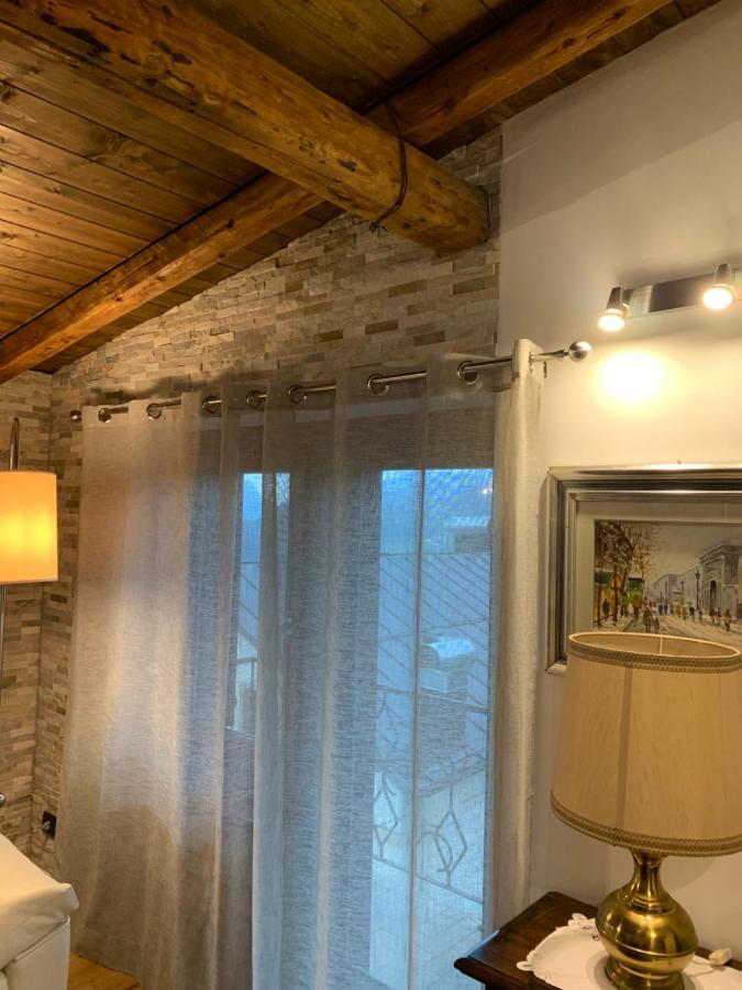 ドメッジェ・ディ・カドーレ Mansarda La Soffittaアパートホテル エクステリア 写真